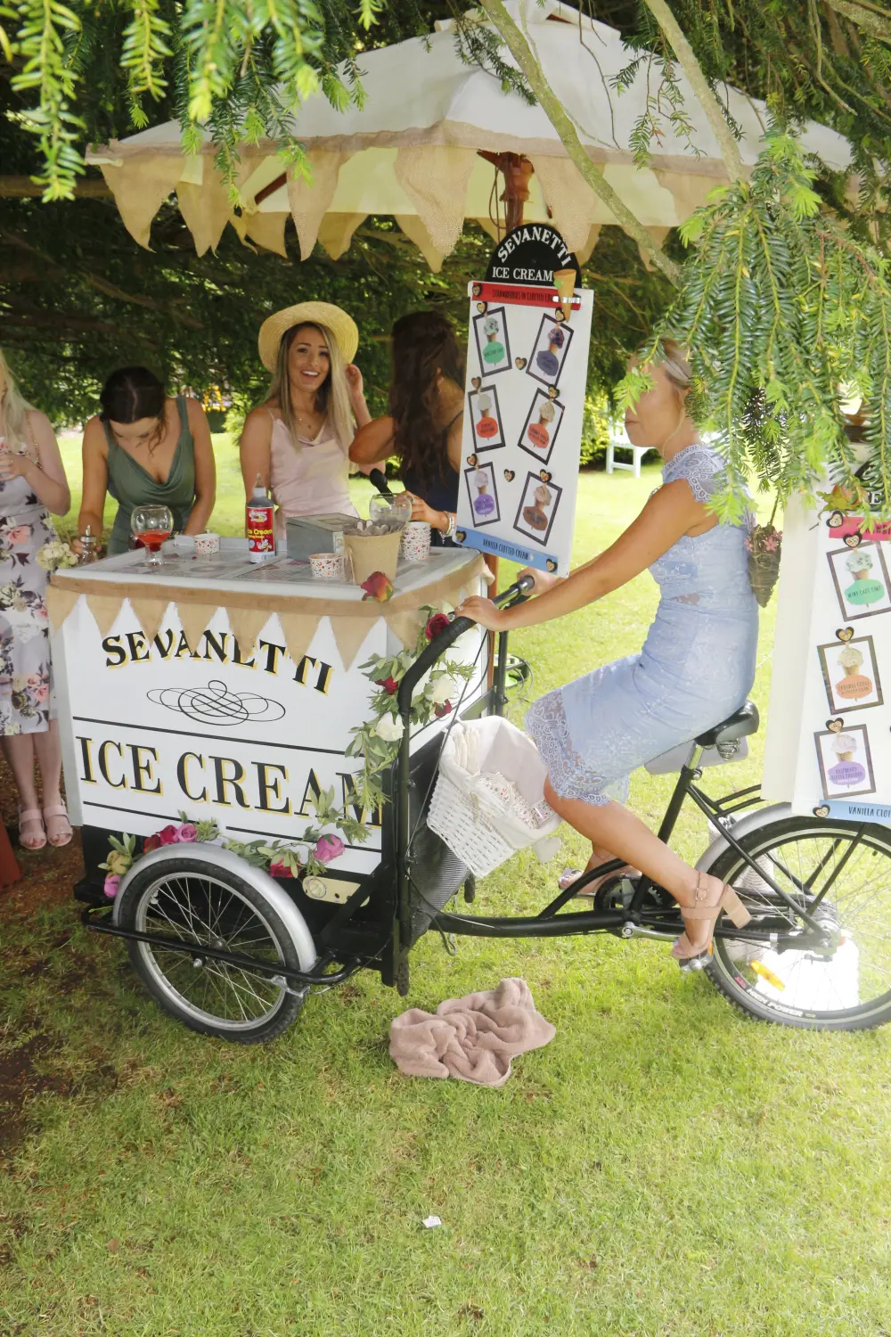 Sevanetti Ice Cream Bikes Colorful Decoration Set